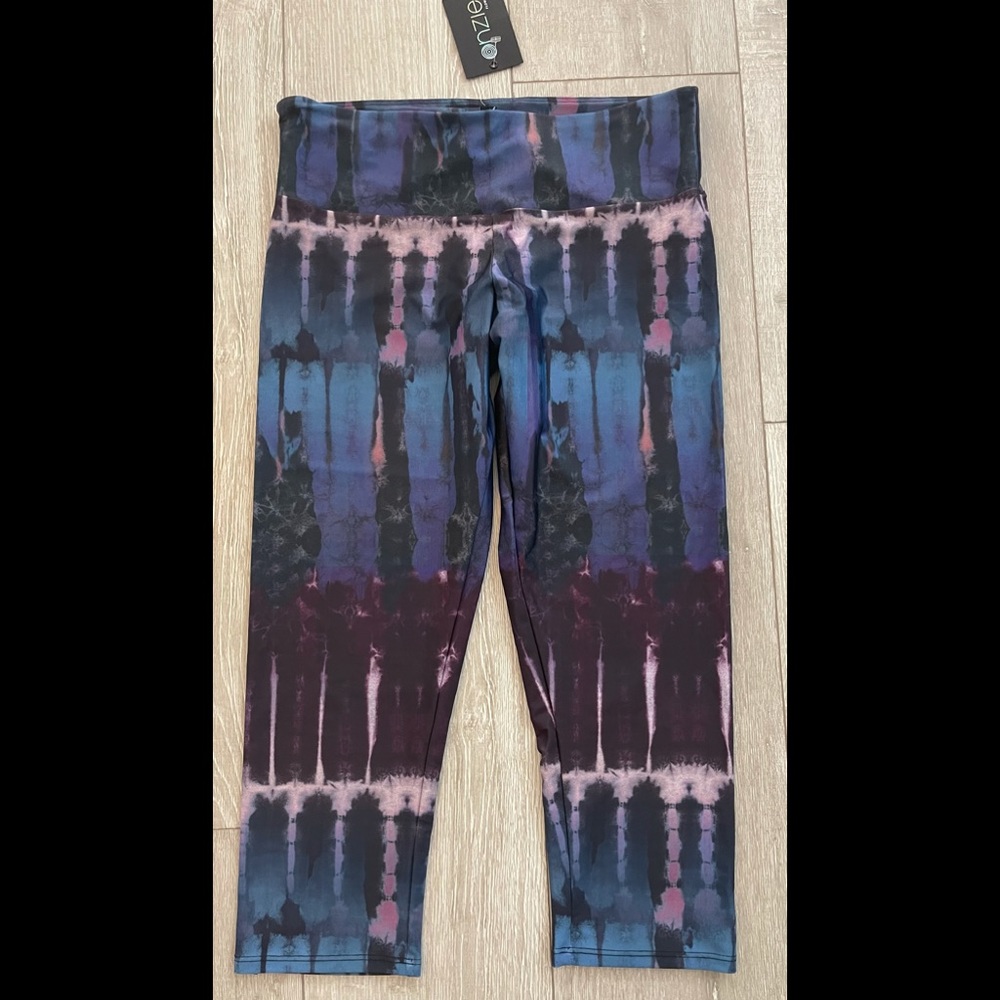NWT! Sz Med/Large Onzie Crops